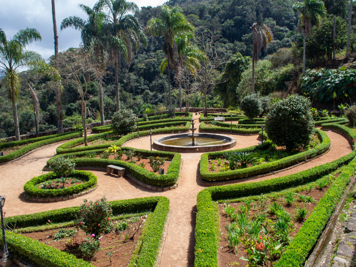 Jardim no Santuário do Caraça.