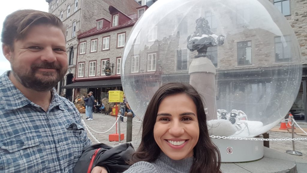 Place Roayle snow globe, Qúebec