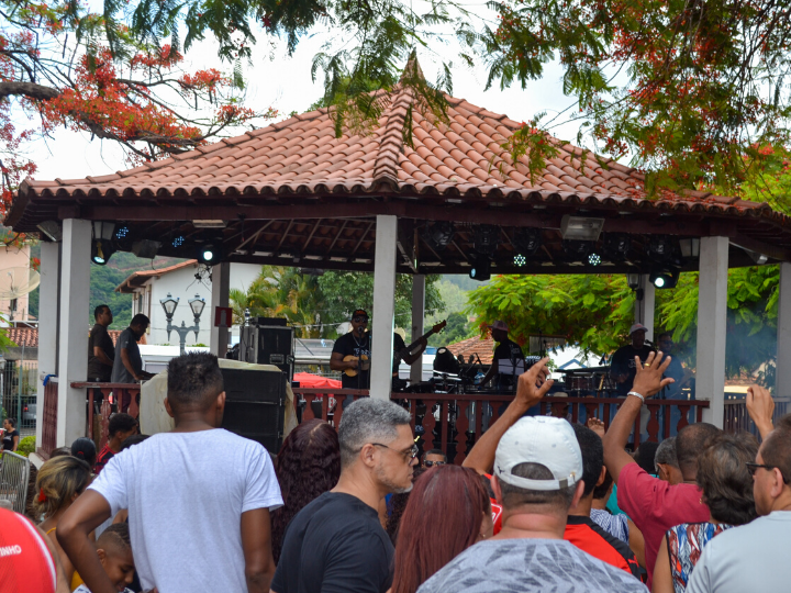 Shows no festival da jabuticaba em Sabará