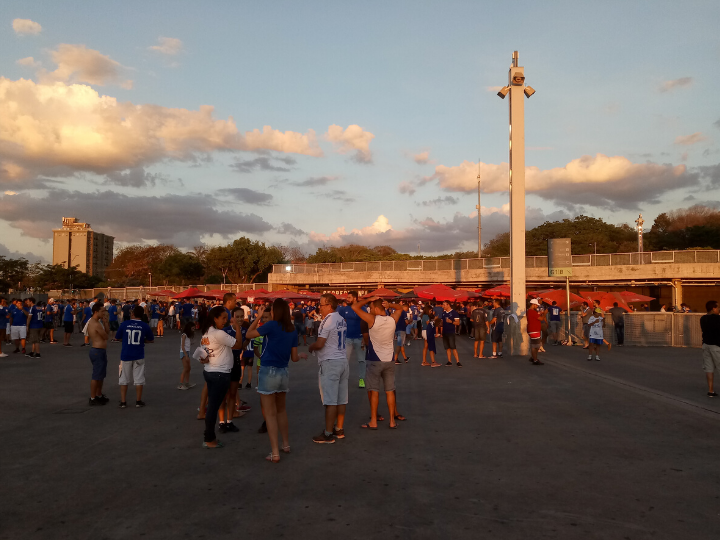 Esplanada do Mineirão em dia de jogo