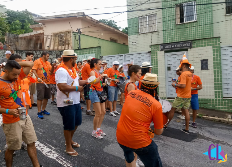 Bloco de rua no tradicional bairro Santa Tereza em BH