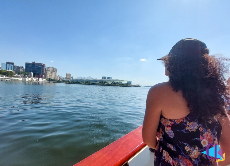 Denise observando as belezas do Rio de Janeiro