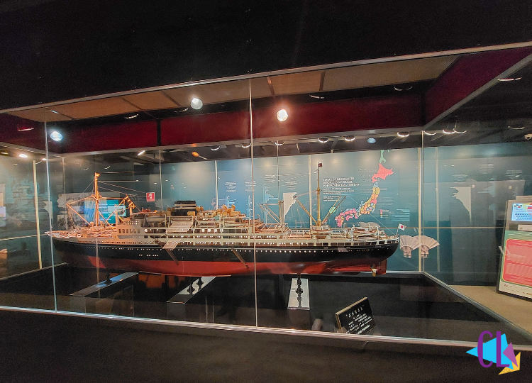 Réplica de navio usado na imigração japonesa