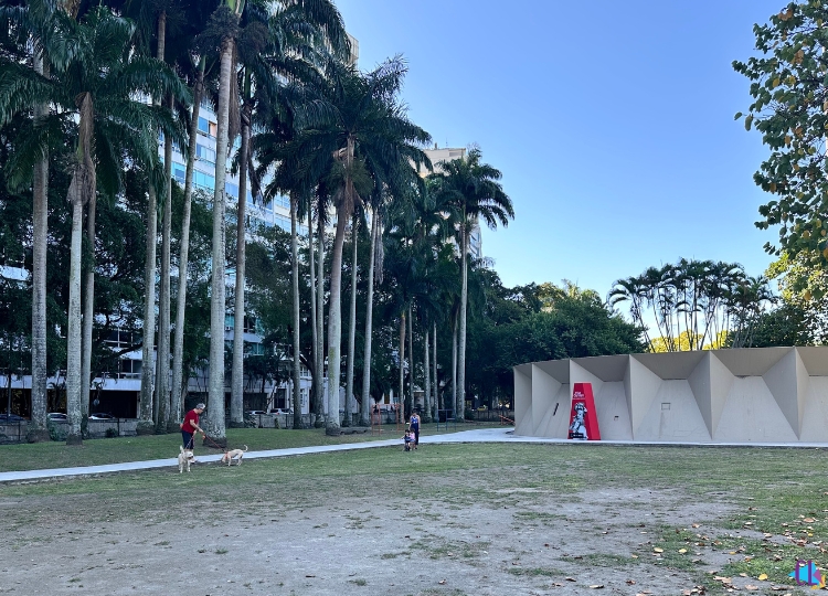 Praça carmen miranda