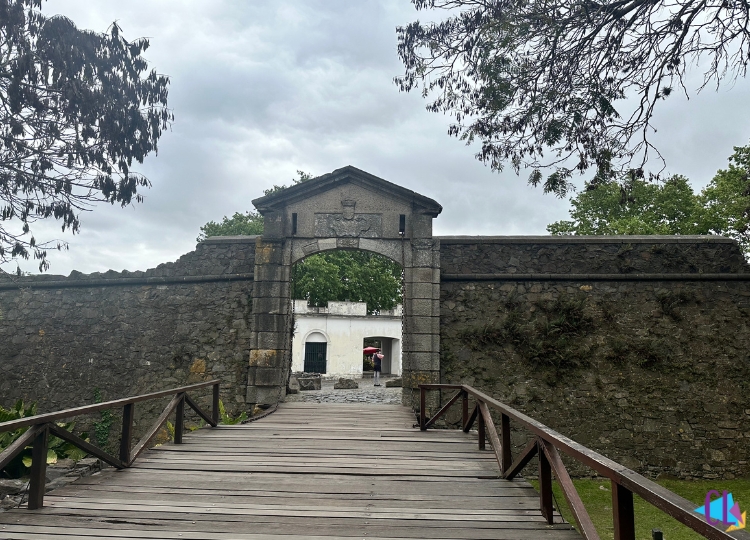 Puerta de la ciudadela colonia del sacramento