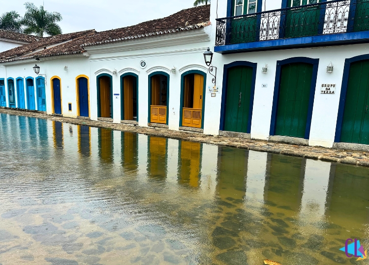 maré alta paraty