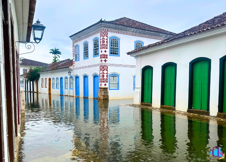 maré cheia em paraty