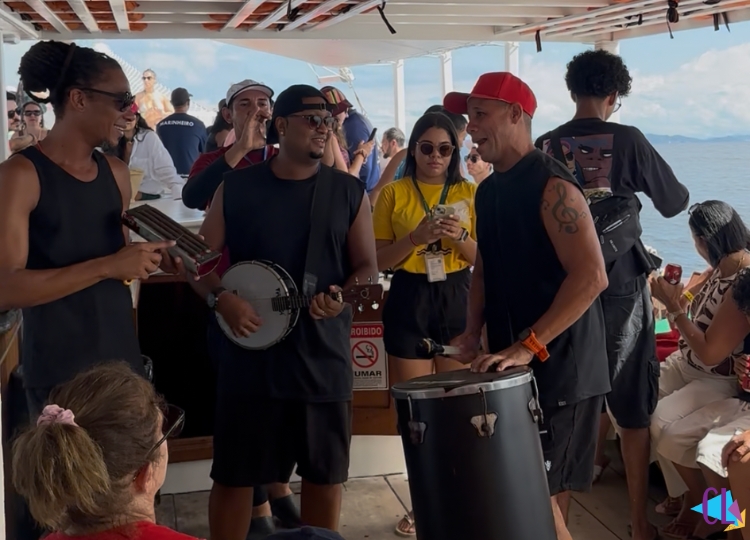 Pagode passeio de barco em salvador